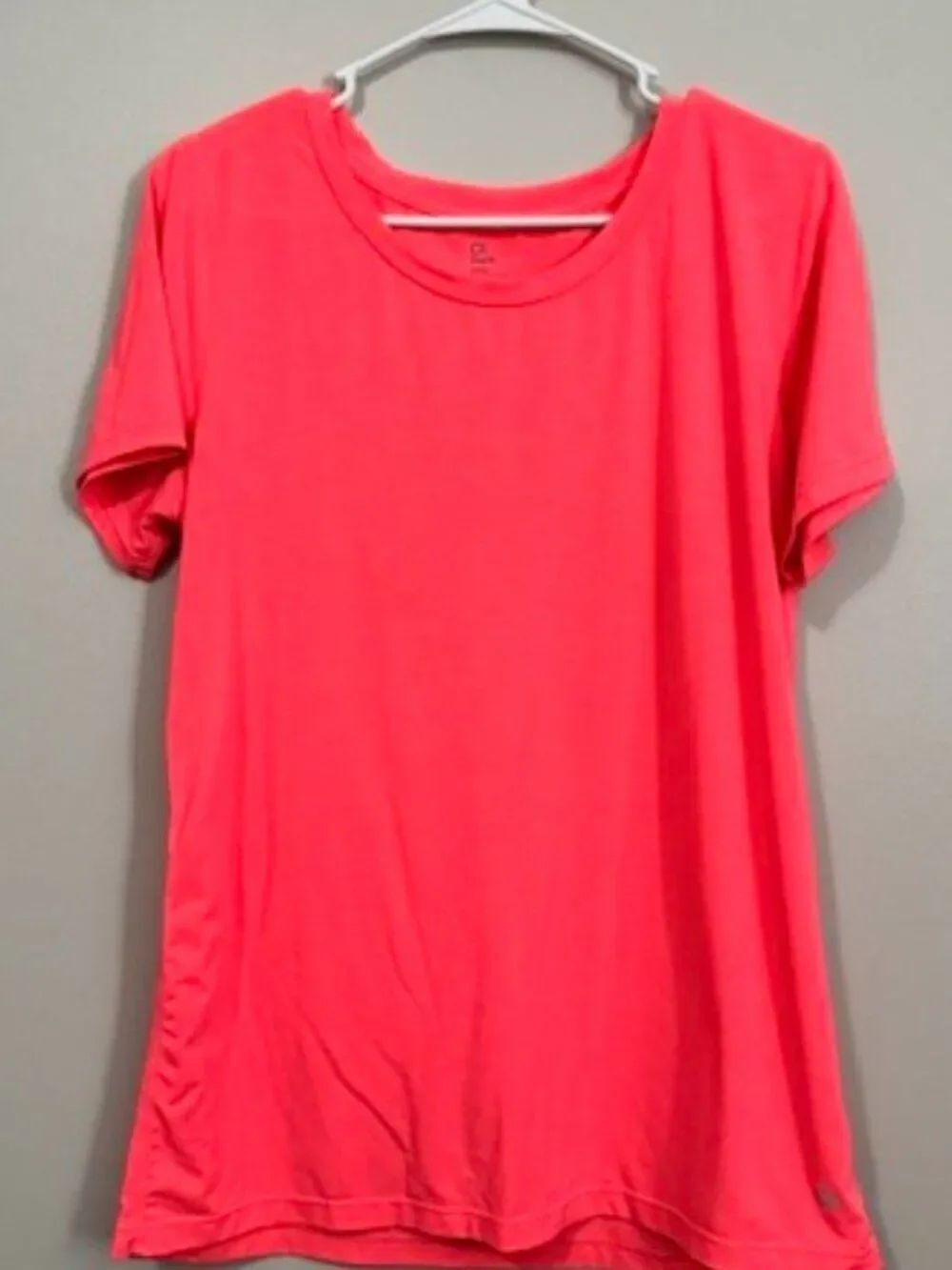 Woman's Gap Fit Short Sleeve T Shirt Round Neck Color Pink Size Large